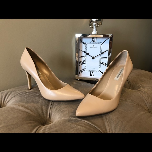 Saks Fifth Ave Size 9 Beige Pumps - Picture 2 of 6